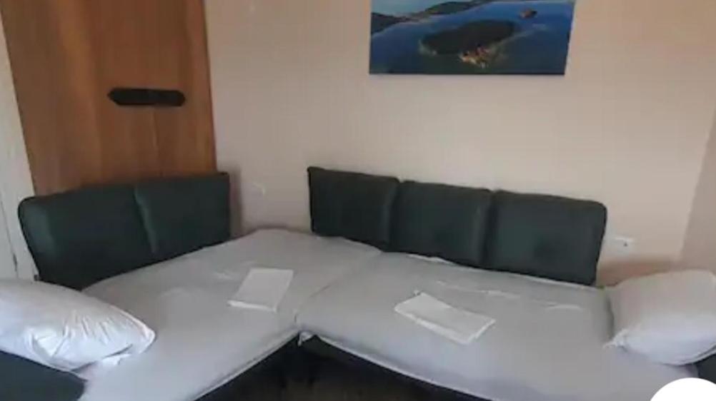 Queen Apartmets Vlorë Chambre photo
